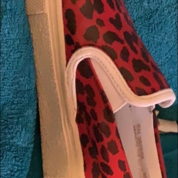 The Saint Laurent Paris sneaker Leopard  Slip-On Sneaker, Red size 36/6 - Picture 8 of 9
